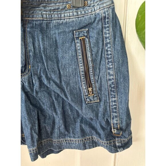 Liz Claiborne women’s size 8 denim Shorts - Picture 3 of 10